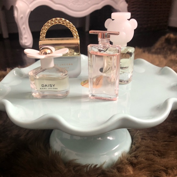 Anthropologie Stand - Picture 2 of 5